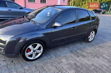Хэтчбек Ford Focus 2006 в 