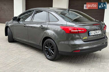 Седан Ford Focus 2015 в 