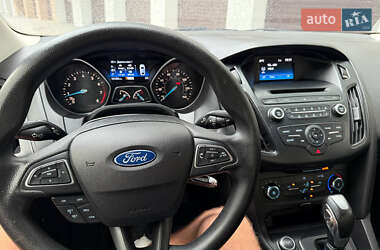 Седан Ford Focus 2015 в 
