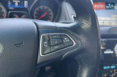 Хетчбек Ford Focus 2016 в 