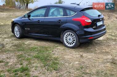 Хетчбек Ford Focus 2013 в 