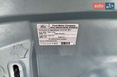 Хэтчбек Ford Focus 2012 в 