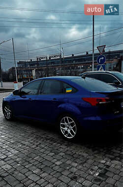 Седан Ford Focus 2015 в 