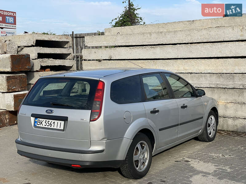 Универсал Ford Focus 2005 в Сарнах