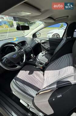 Седан Ford Focus 2017 в 