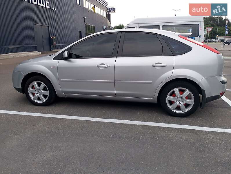 Хэтчбек Ford Focus 2007 в Киеве