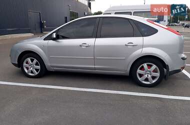 Хэтчбек Ford Focus 2007 в 