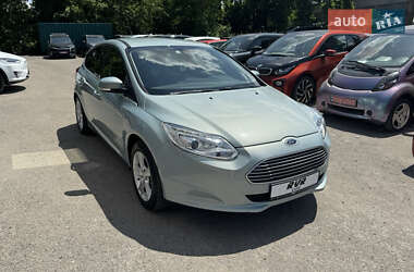 Хэтчбек Ford Focus 2013 в 