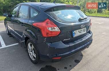 Хэтчбек Ford Focus 2013 в 