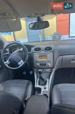 Хэтчбек Ford Focus 2009 в 