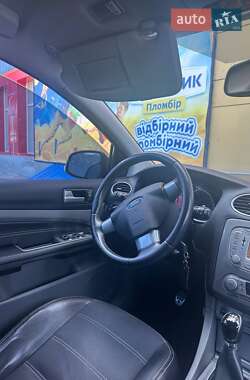 Хэтчбек Ford Focus 2009 в 
