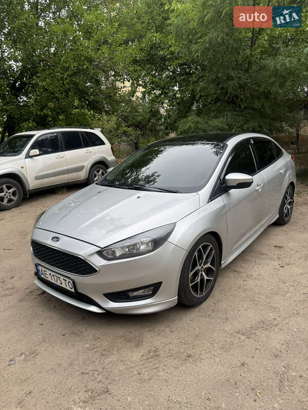Седан Ford Focus 2016 в 