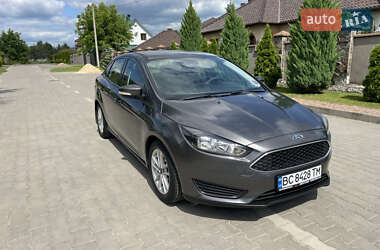 Седан Ford Focus 2015 в 