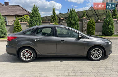 Седан Ford Focus 2015 в 