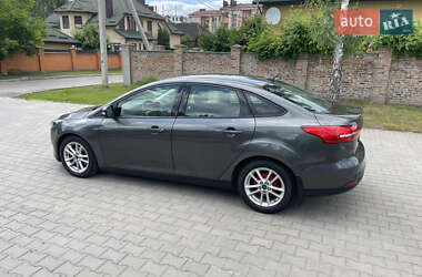 Седан Ford Focus 2015 в 