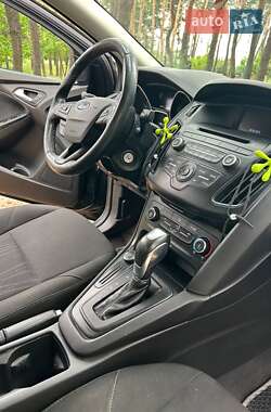 Седан Ford Focus 2015 в 