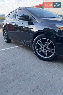 Хэтчбек Ford Focus 2015 в 