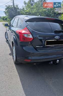 Хэтчбек Ford Focus 2014 в 