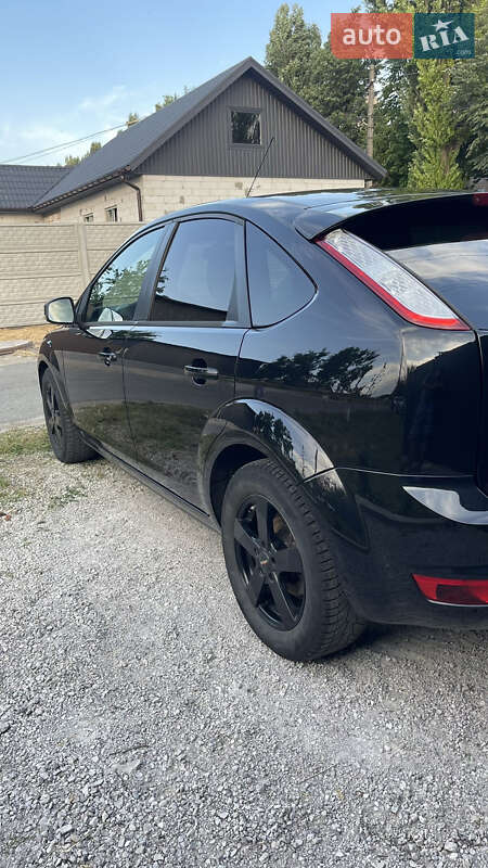 Хэтчбек Ford Focus 2010 в Каменском