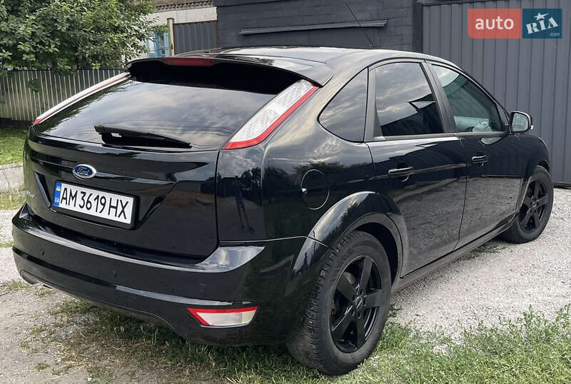 Хэтчбек Ford Focus 2010 в Каменском