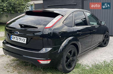 Хэтчбек Ford Focus 2010 в 