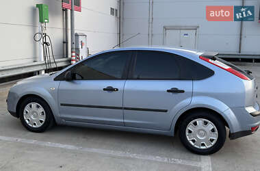 Хэтчбек Ford Focus 2005 в 