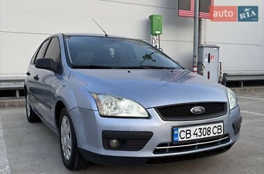 Хэтчбек Ford Focus 2005 в 