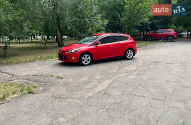 Хэтчбек Ford Focus 2012 в 