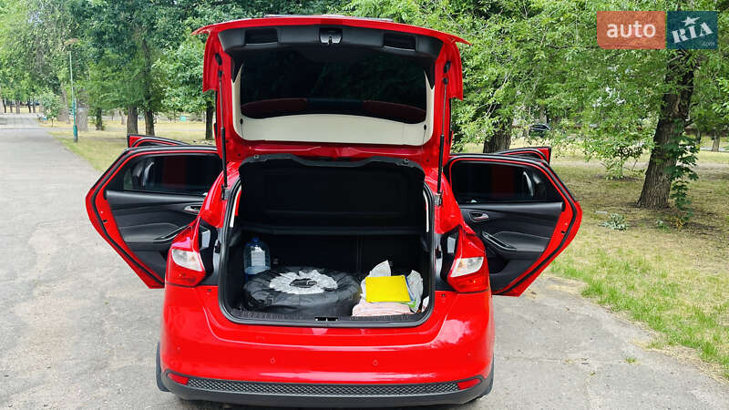 Хэтчбек Ford Focus 2012 в Львове