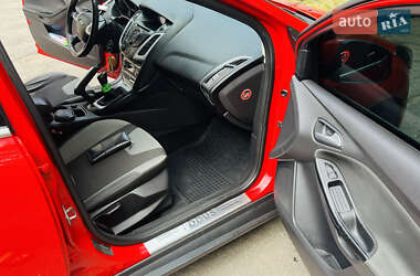 Хэтчбек Ford Focus 2012 в Львове