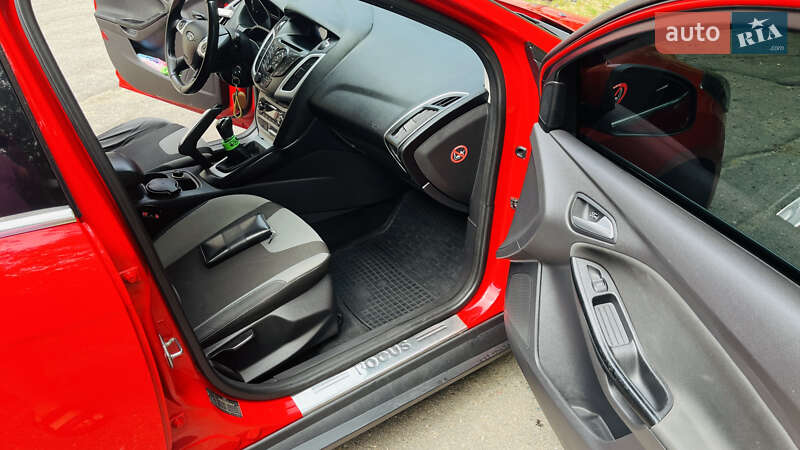 Хэтчбек Ford Focus 2012 в Львове