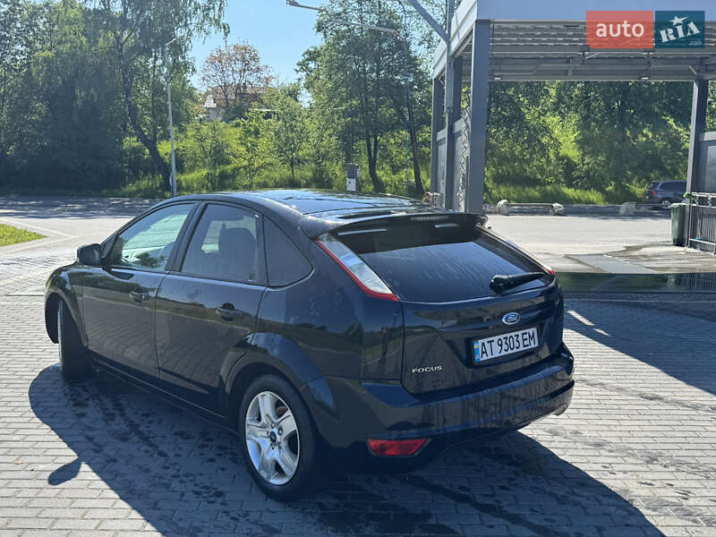 Хетчбек Ford Focus 2009 в Вигоді