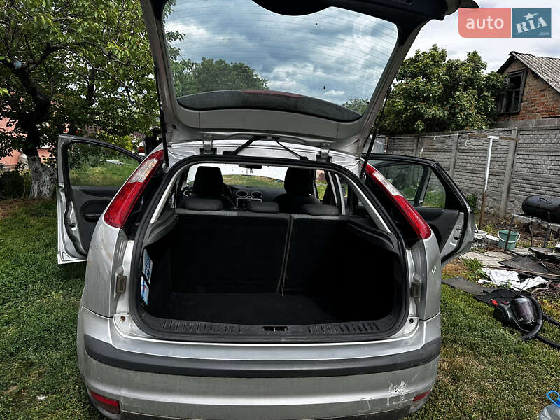 Хэтчбек Ford Focus 2006 в Полтаве