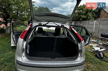 Хэтчбек Ford Focus 2006 в 