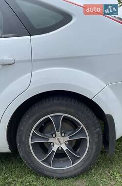 Хэтчбек Ford Focus 2011 в 
