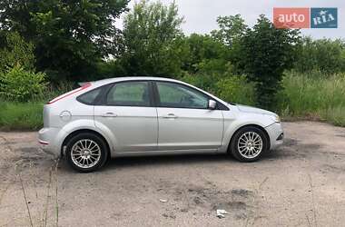 Хэтчбек Ford Focus 2011 в 