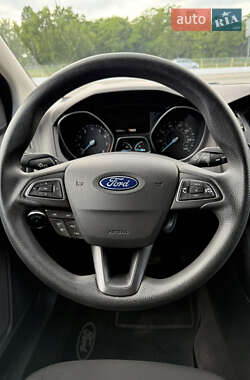 Седан Ford Focus 2017 в 