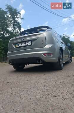 Хэтчбек Ford Focus 2010 в 