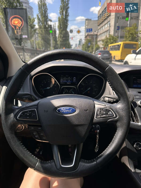 Седан Ford Focus 2015 в Киеве