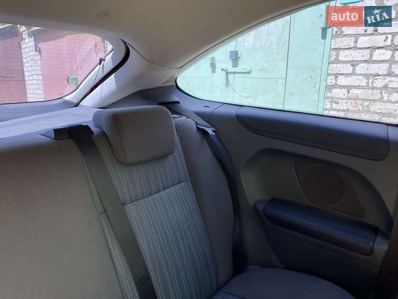 Хэтчбек Ford Focus 2006 в Лозовой