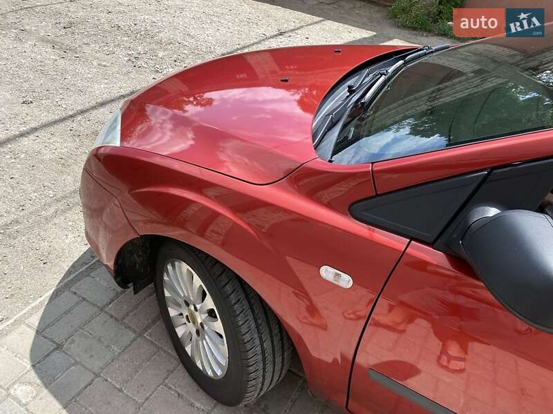 Хэтчбек Ford Focus 2006 в Лозовой