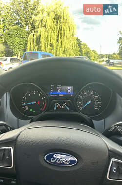 Хэтчбек Ford Focus 2016 в 