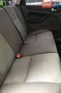 Седан Ford Focus 2006 в Бурштыне