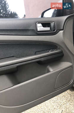 Седан Ford Focus 2006 в Бурштыне