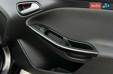 Хэтчбек Ford Focus 2016 в 