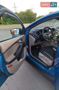 Седан Ford Focus 2013 в 