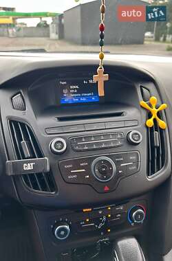 Седан Ford Focus 2016 в 