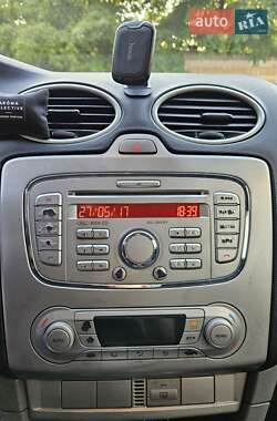 Хэтчбек Ford Focus 2009 в 