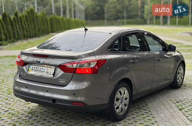 Седан Ford Focus 2013 в 