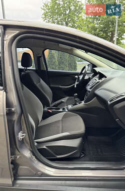 Седан Ford Focus 2013 в 